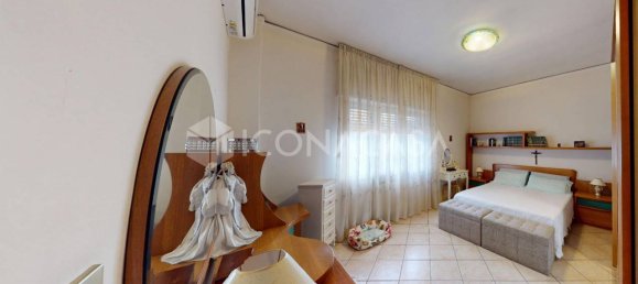 4 rooms Apartment in Brusciano, Italy No. 24078 5