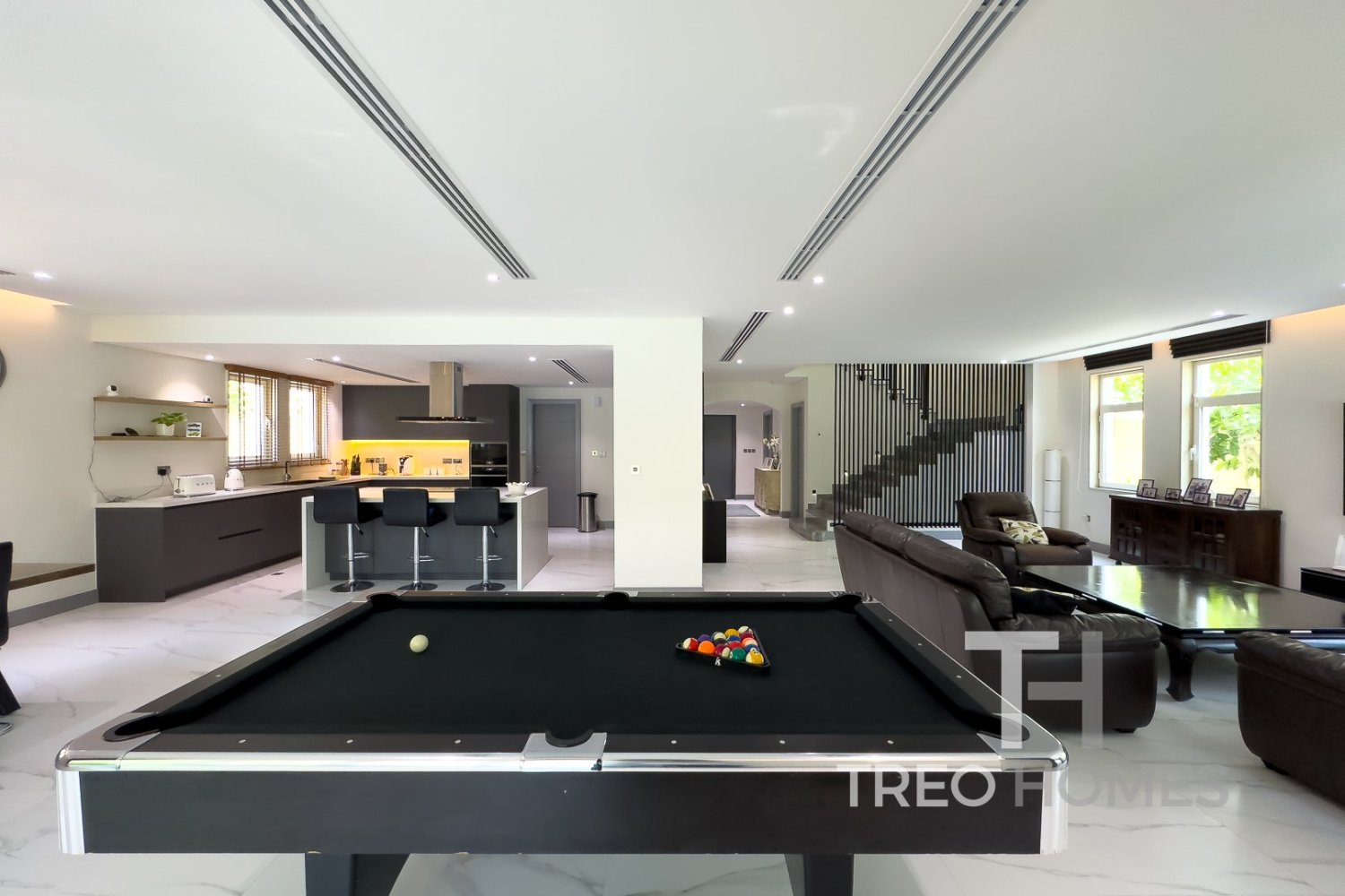 4 bedrooms Villa in Jumeirah Park, UAE No. 34478