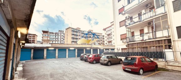 274m² Commercial property in Palermo, Italy No. 344455 5
