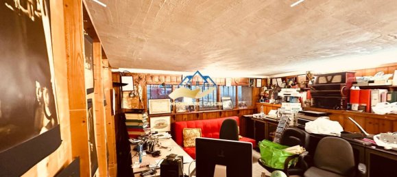 274m² Commercial property in Palermo, Italy No. 344455 28