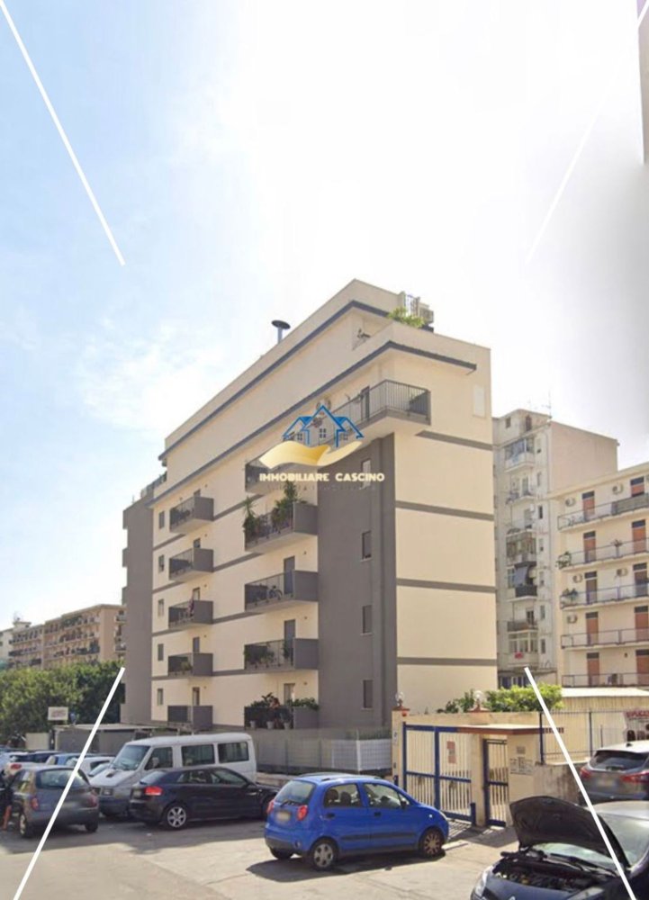274m² Commercial property in Palermo, Italy No. 344455
