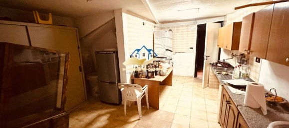 274m² Commercial property in Palermo, Italy No. 344455 13