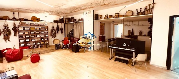 274m² Commercial property in Palermo, Italy No. 344455 15