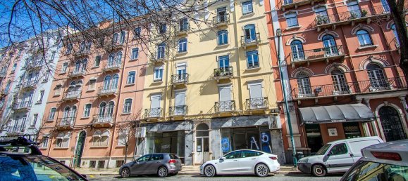 3 bedrooms Apartment in Lisbon, Portugal No. 99624 10