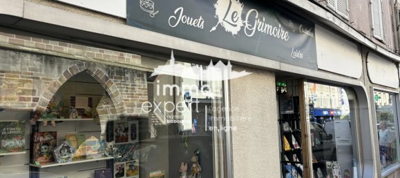 272m² Commercial property in Mirecourt, France No. 247717 5