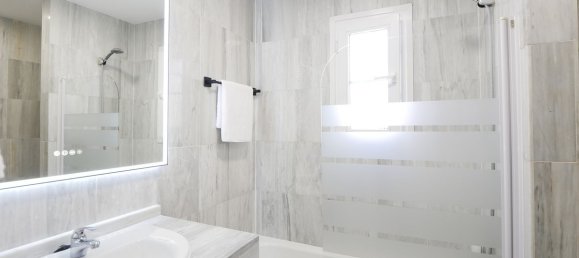 3 bedrooms Apartment in Marbella, Spain No. 184952 4