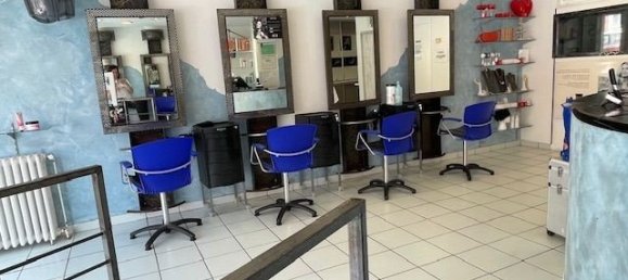 70m² Commercial property in Moyeuvre-Grande, France No. 56400 6