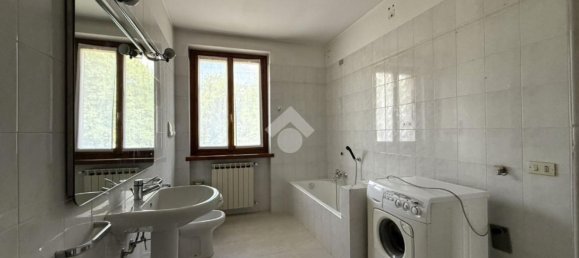 4 rooms Apartment in Scanzorosciate, Italy No. 286825 9