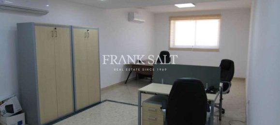 36m² Office in Ta' Xbiex, Malta No. 12614 2