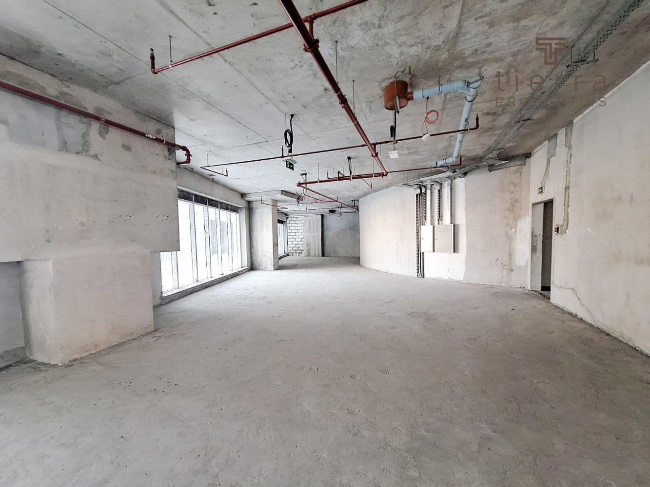 Laden in Dubai Land, UAE 538.8m², Nr. 54821