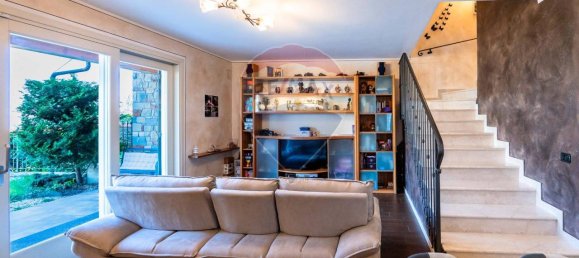 Вилла с 8 комнатами в Изео, Италия № 9248 4