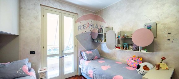 Вилла с 8 комнатами в Изео, Италия № 9248 19