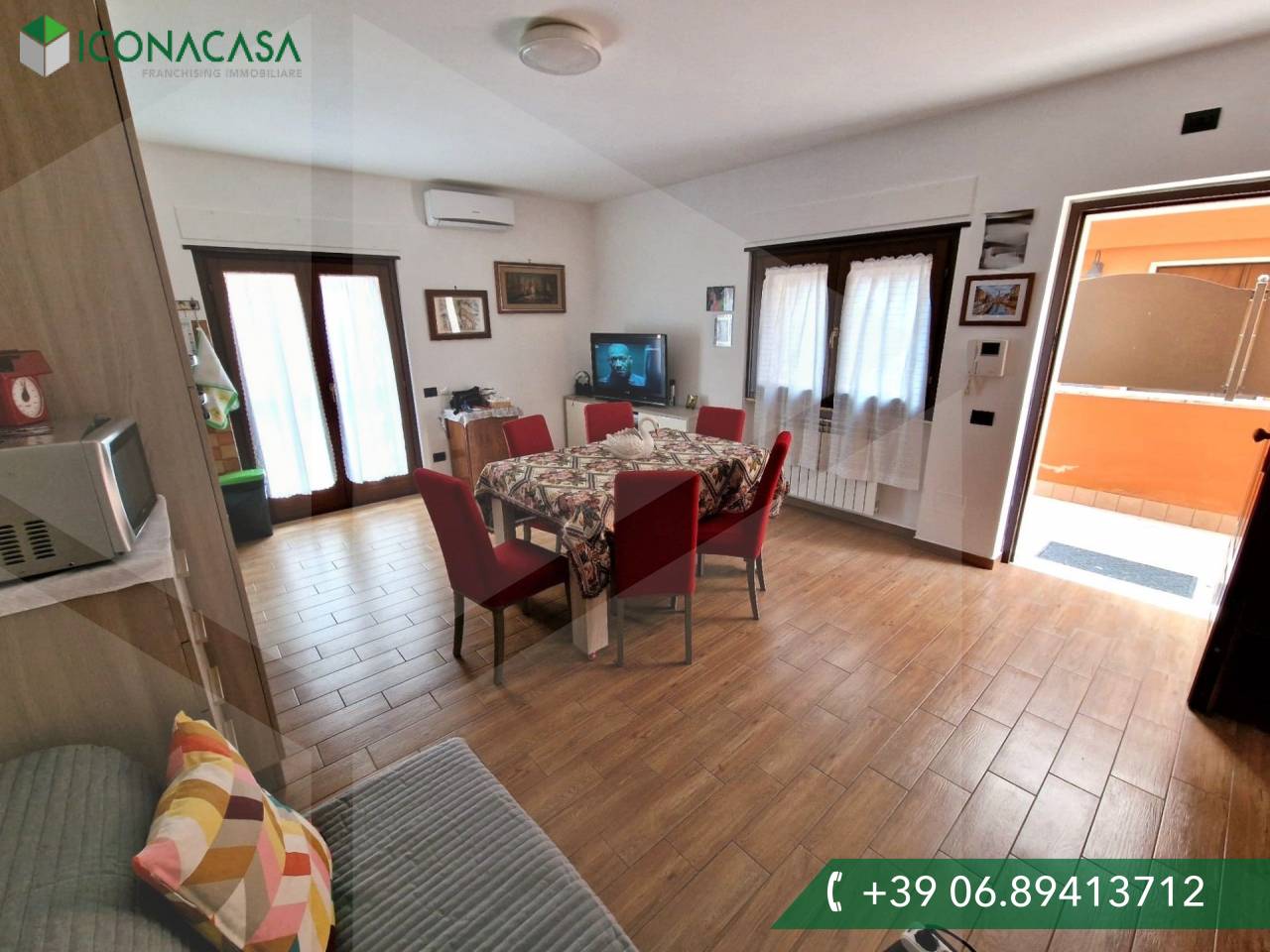 Casa de 2 habitaciónes en Rome, Italy No. 23271