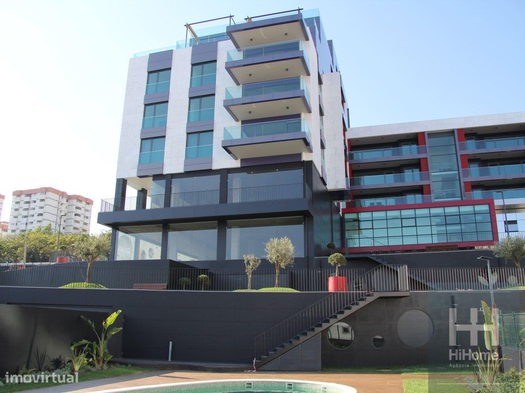 107m² Commercial property in Funchal, Portugal No. 207002