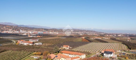 8 rooms House in Verzuolo, Italy No. 25228 13