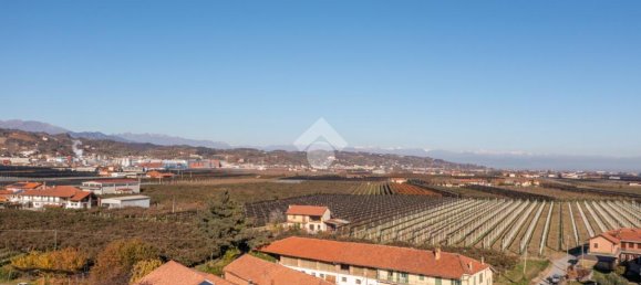 8 rooms House in Verzuolo, Italy No. 25228 12