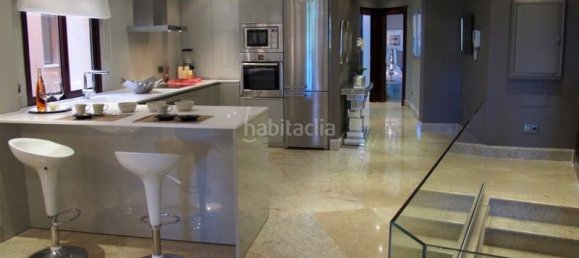 3 bedrooms Penthouse in Marbella, Spain No. 25257 2