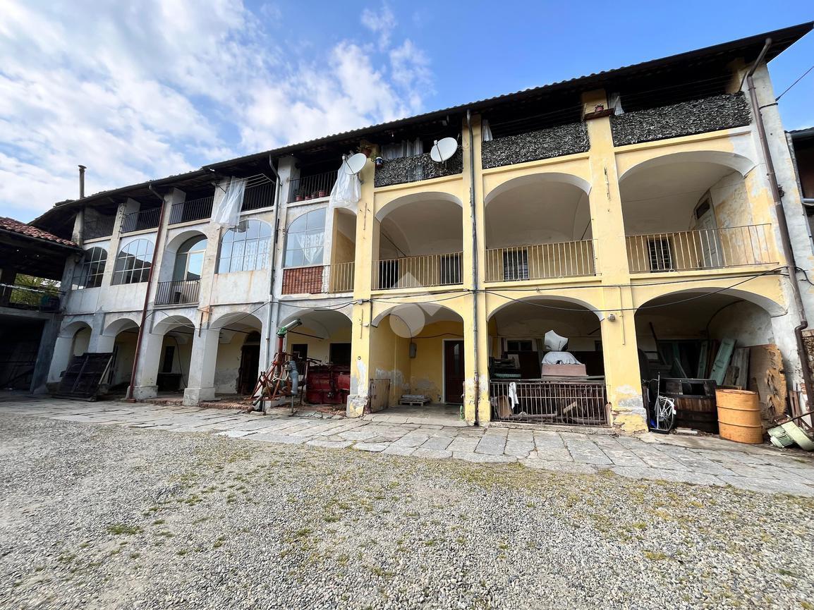 Apartamento de 5 divisões em Castellamonte, Italy N.º 18364