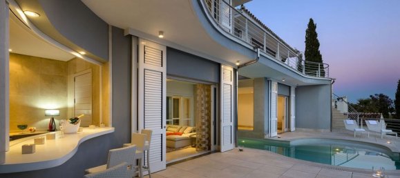 5 bedrooms Villa in Benahavis, Spain No. 19576 9