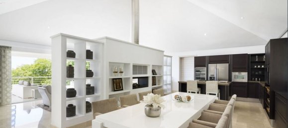 5 bedrooms Villa in Benahavis, Spain No. 19576 27