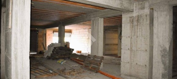 500m² Garage in Paola, Italy No. 273903 8