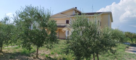 3 Schlafzimmer Villa in San Vittore del Lazio, Italy, Nr. 220853 10