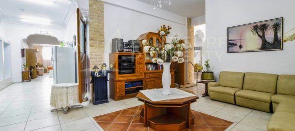 21 غرف نوم فيلا في Deryneia, Cyprus رقم 9235 13