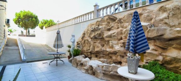 21 غرف نوم فيلا في Deryneia, Cyprus رقم 9235 8