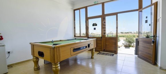 21 غرف نوم فيلا في Deryneia, Cyprus رقم 9235 28