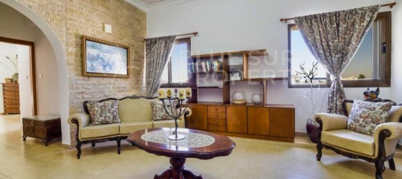 21 غرف نوم فيلا في Deryneia, Cyprus رقم 9235 24