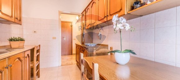 3 Schlafzimmer Wohnung in Rome, Italy, Nr. 372121 12