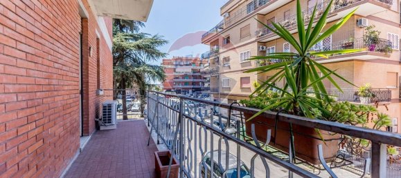 3 Schlafzimmer Wohnung in Rome, Italy, Nr. 372121 2