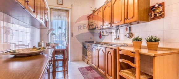 3 Schlafzimmer Wohnung in Rome, Italy, Nr. 372121 10