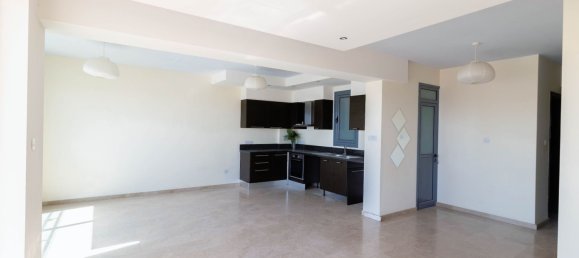 2 bedrooms Apartment in Larnaca, Cyprus No. 23148 8