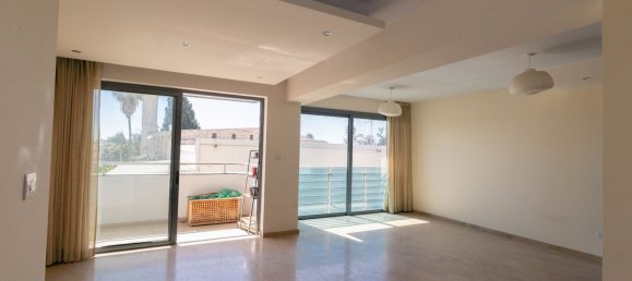 2 bedrooms Apartment in Larnaca, Cyprus No. 23148 7