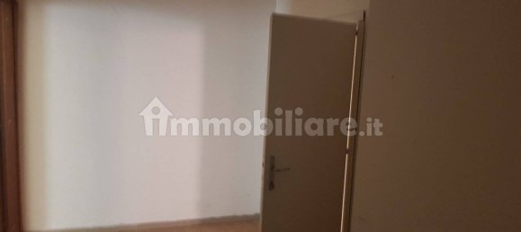 Almacén de 2 habitaciónes en Lucca, Italy No. 211549 10