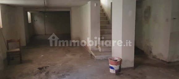 Almacén de 2 habitaciónes en Lucca, Italy No. 211549 13