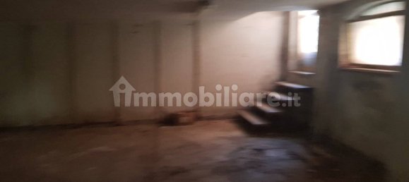 Almacén de 2 habitaciónes en Lucca, Italy No. 211549 14