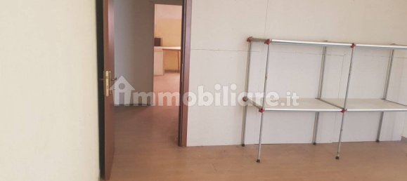 Almacén de 2 habitaciónes en Lucca, Italy No. 211549 9