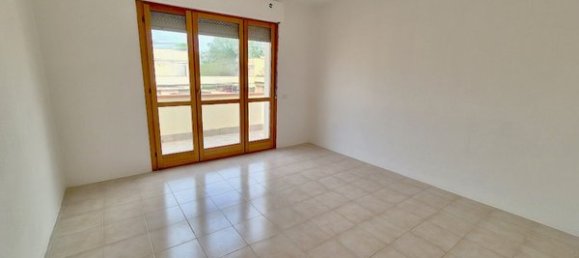 3 rooms Apartment in Pisa, Italy No. 217845 3