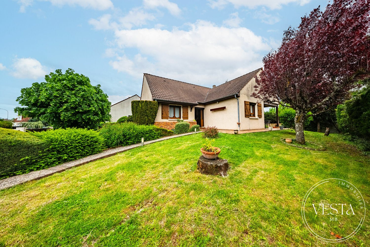 3 Schlafzimmer Haus in Fontaine-les-Dijon, France, Nr. 305681