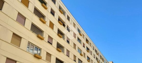 4 rooms Apartment in Rome, Italy No. 264056 2