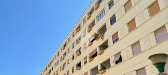 4 rooms Apartment in Rome, Italy No. 264056 3