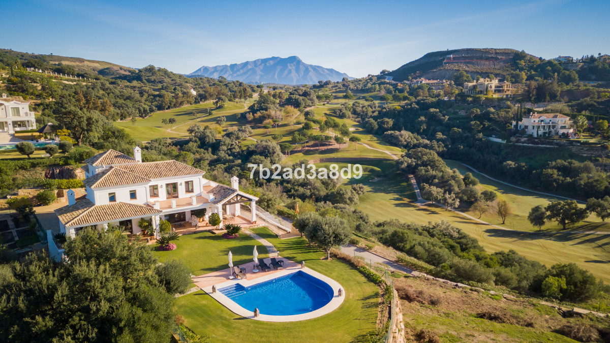 5 bedrooms Villa in Malaga, Spain No. 102950