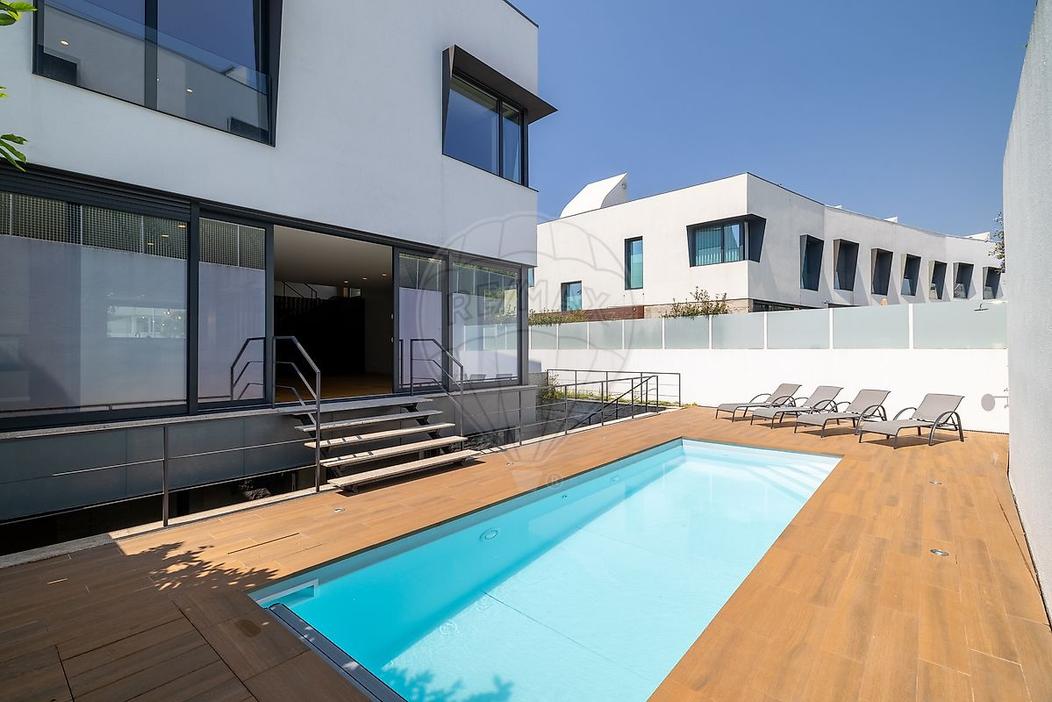 4 bedrooms House in Porto, Portugal No. 303759