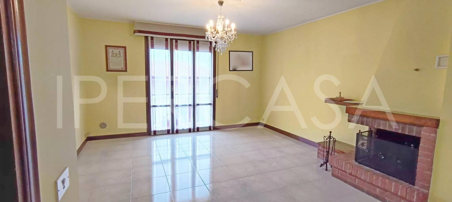 Apartamento de 2 dormitorios en Formigine, Italy No. 218498