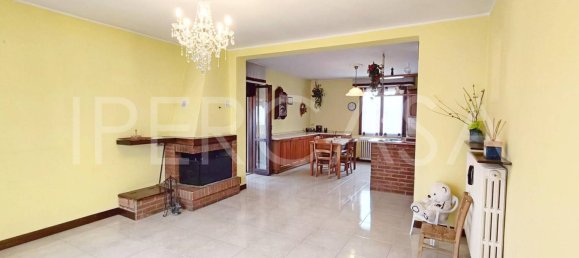 Apartamento de 2 dormitorios en Formigine, Italy No. 218498 4
