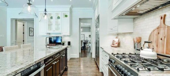 5 bedrooms House in Mississauga, Canada No. 545 11