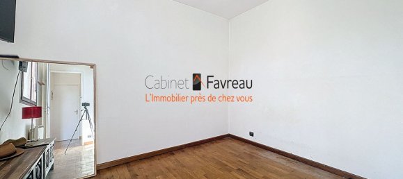 3 bedrooms House in Villejuif, France No. 187126 4