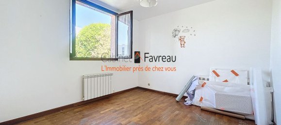 3 bedrooms House in Villejuif, France No. 187126 3